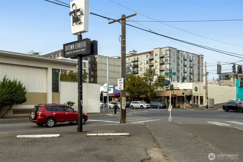 Property photo for 4847 California Avenue Sw #605, Seattle photo 32