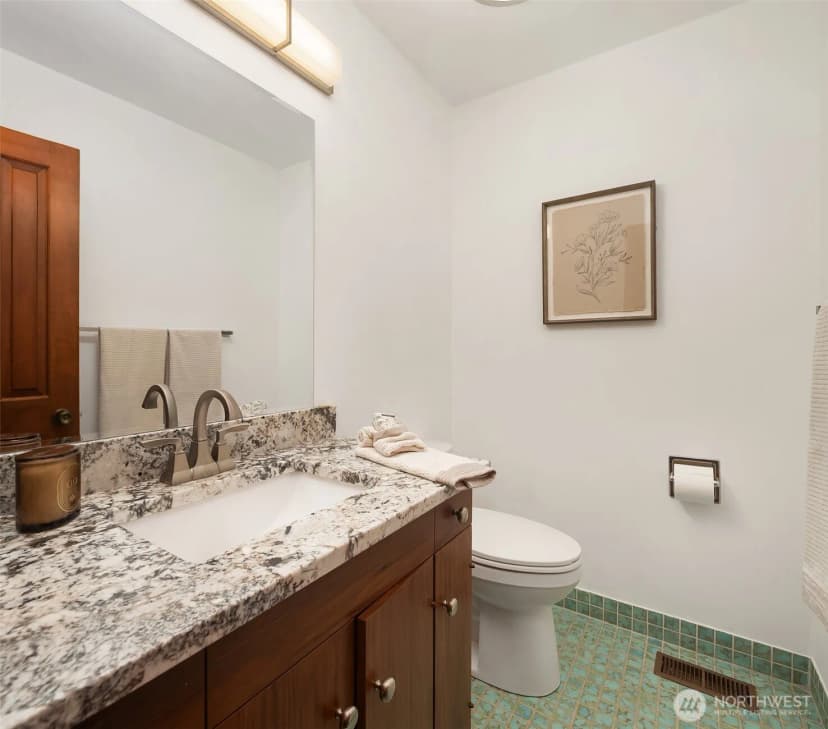Property photo for 8308 Frederick Place, Edmonds photo 25
