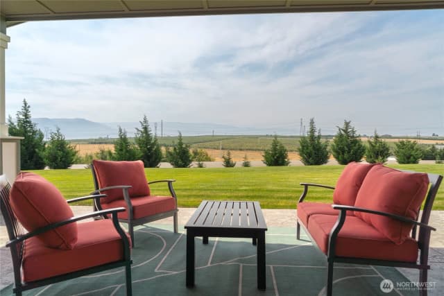 Property photo for 470 S Partridge Lane, East Wenatchee photo 2