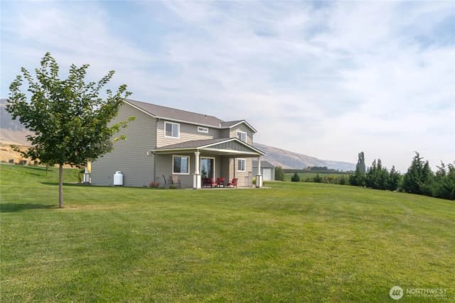 Property photo for 470 S Partridge Lane, East Wenatchee photo 3