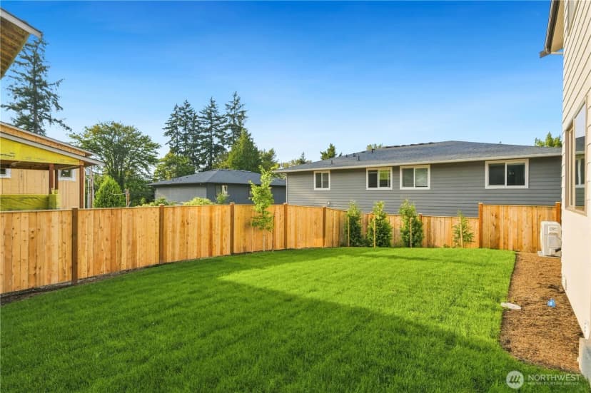 Property photo for 10209 125th Avenue Ne, Kirkland photo 31