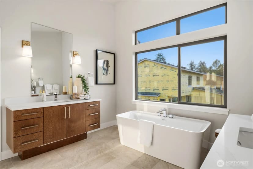 Property photo for 10209 125th Avenue Ne, Kirkland photo 22