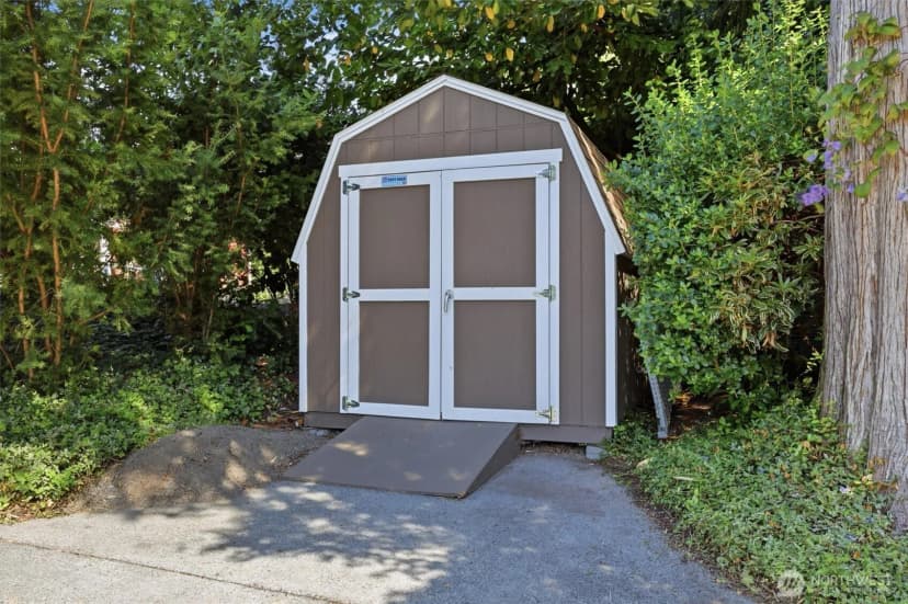 Property photo for 506 Azalea Avenue Ne, Bainbridge Island photo 34