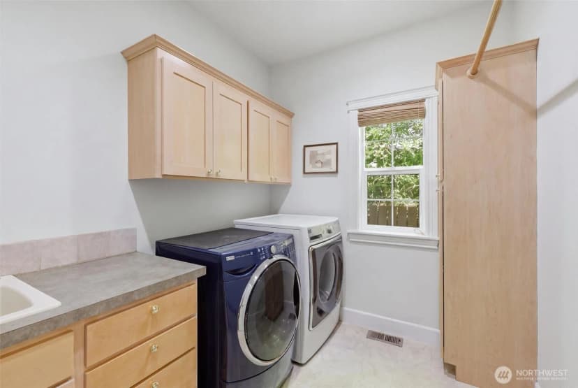 Property photo for 506 Azalea Avenue Ne, Bainbridge Island photo 16