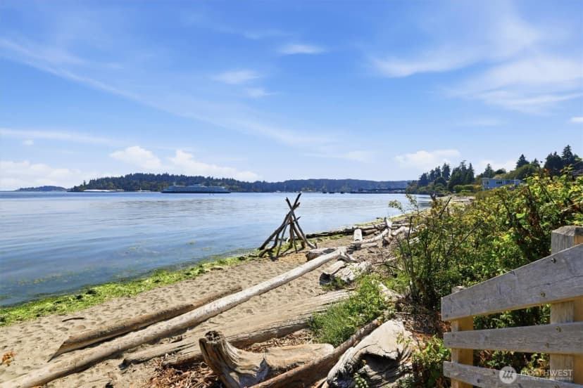Property photo for 506 Azalea Avenue Ne, Bainbridge Island photo 36