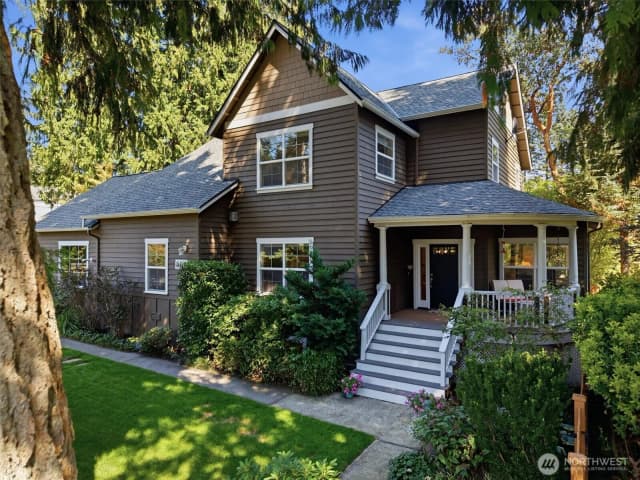 Property photo for 506 Azalea Avenue Ne, Bainbridge Island photo 3