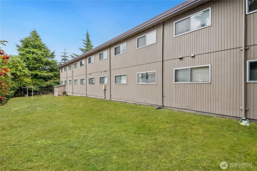 Property photo for 936 N 198th Street, Shoreline photo 22