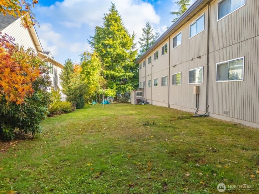 Property photo for 936 N 198th Street, Shoreline photo 9