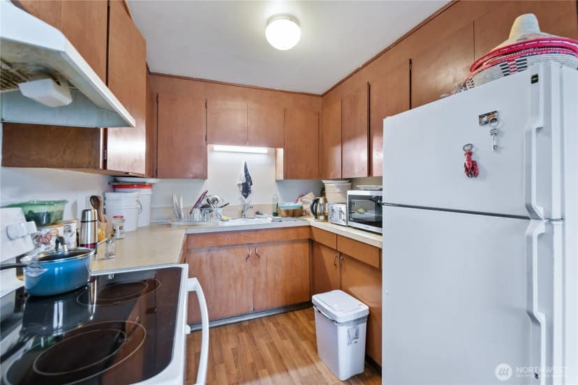 Property photo for 936 N 198th Street, Shoreline photo 19