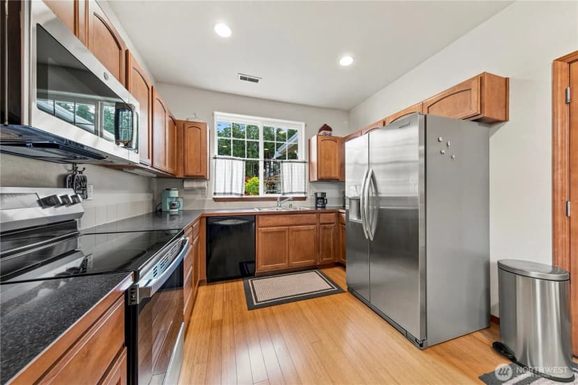 Property photo for 8442 Bainbridge Loop Ne, Lacey photo 5