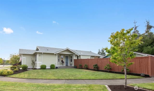 Property photo for 8442 Bainbridge Loop Ne, Lacey photo 2