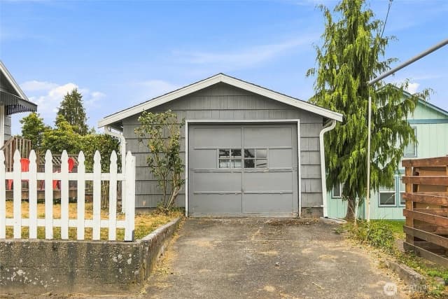 Property photo for 1912 7th Street, Bremerton photo 3