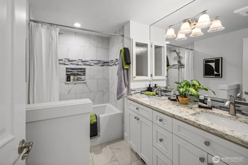 Property photo for 15108 24th Avenue Sw, Burien photo 15