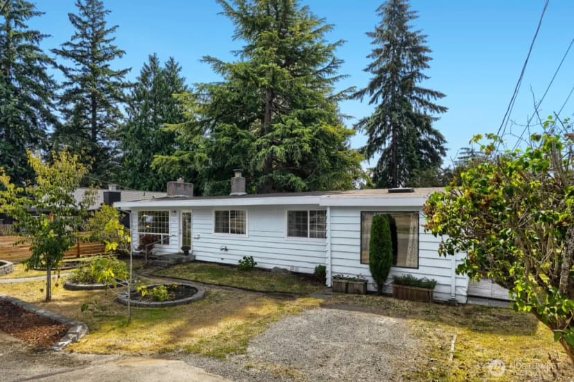 Property photo for 3707 Sw 105th Street, Seattle