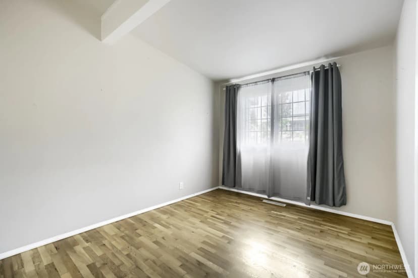Property photo for 3707 Sw 105th Street, Seattle photo 14