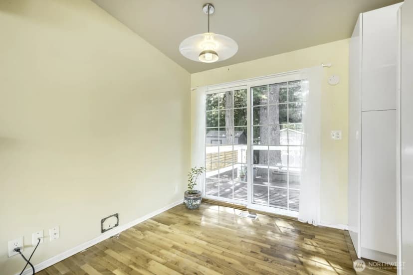 Property photo for 3707 Sw 105th Street, Seattle photo 6