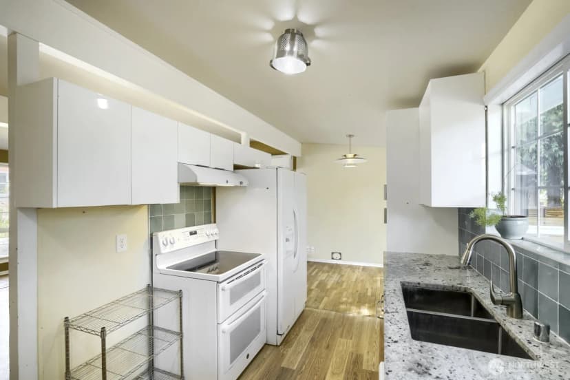 Property photo for 3707 Sw 105th Street, Seattle photo 12