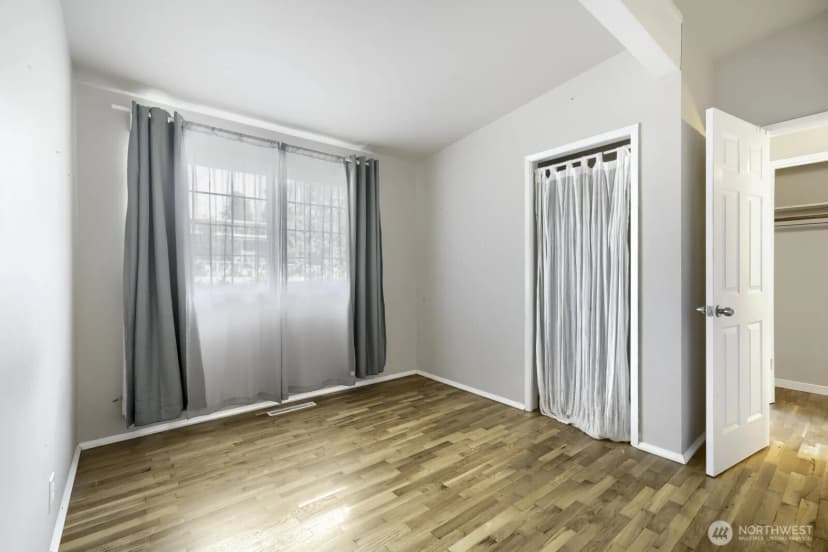 Property photo for 3707 Sw 105th Street, Seattle photo 13