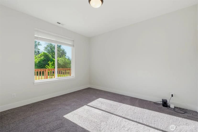 Property photo for 230 Conine Street Se, Olympia photo 16
