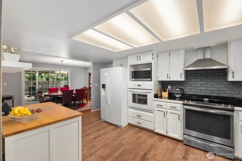 Property photo for 28919 211th Avenue Se, Kent photo 18