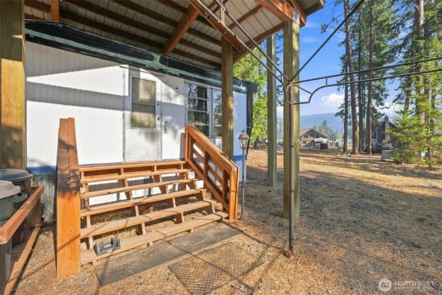 Property photo for 570 W Pacific Avenue, Ronald photo 2