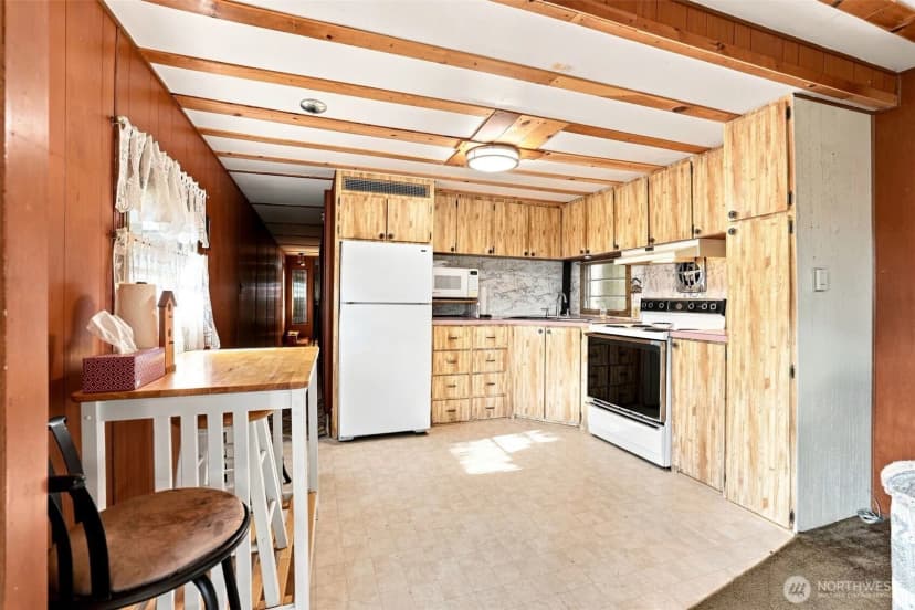 Property photo for 570 W Pacific Avenue, Ronald photo 5