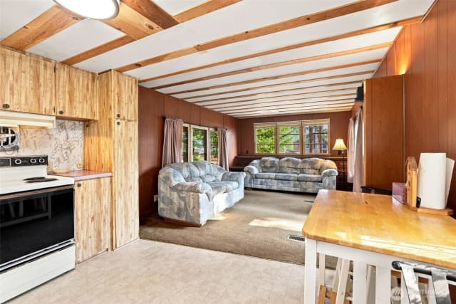 Property photo for 570 W Pacific Avenue, Ronald photo 4