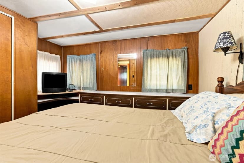Property photo for 570 W Pacific Avenue, Ronald photo 12