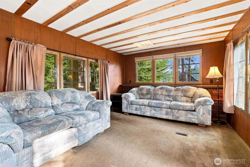 Property photo for 570 W Pacific Avenue, Ronald photo 3