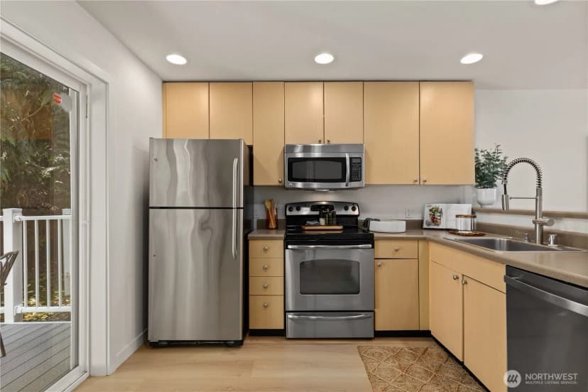 Property photo for 16101 Bothell Everett Hwy #i3, Mill Creek photo 7