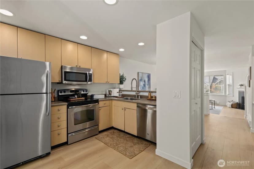 Property photo for 16101 Bothell Everett Hwy #i3, Mill Creek photo 9