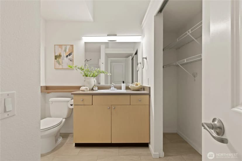 Property photo for 16101 Bothell Everett Hwy #i3, Mill Creek photo 19