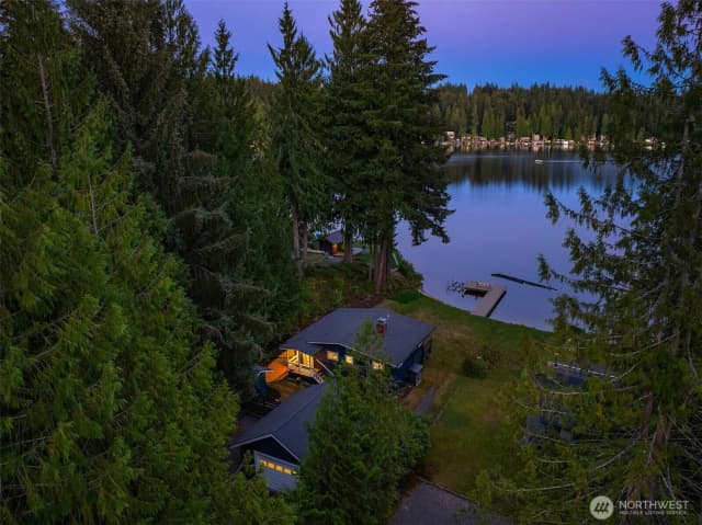 Property photo for 3 Sw Lake Roesiger Road, Snohomish