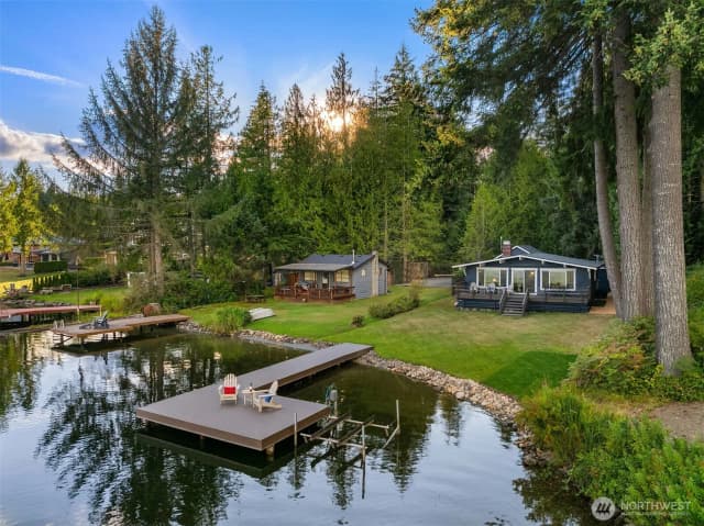 Property photo for 3 Sw Lake Roesiger Road, Snohomish