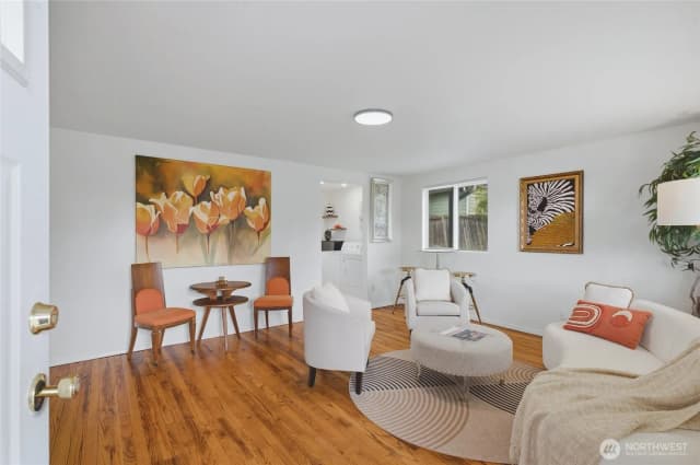 Property photo for 7432 S 118th Place, Seattle photo 2