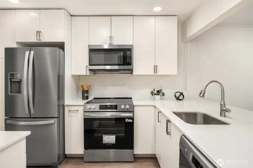 Property photo for 13835 Ne 69th Street #677, Redmond photo 4