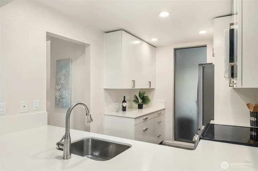 Property photo for 13835 Ne 69th Street #677, Redmond photo 6