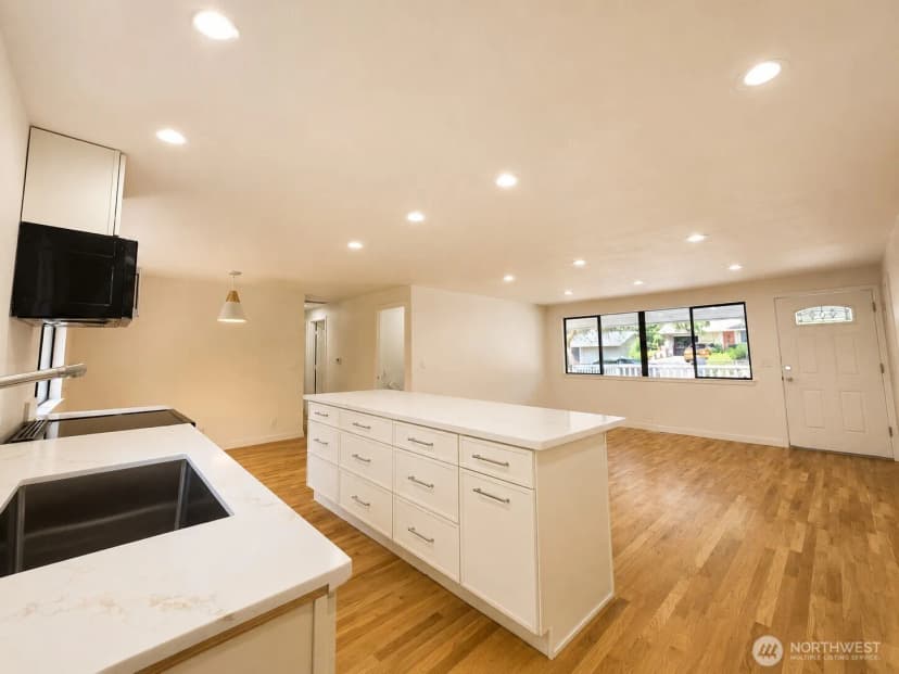 Property photo for 2502 202nd Place Sw, Lynnwood photo 6