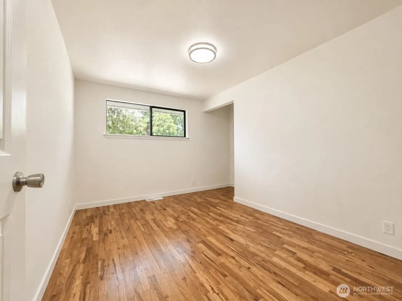 Property photo for 2502 202nd Place Sw, Lynnwood photo 7