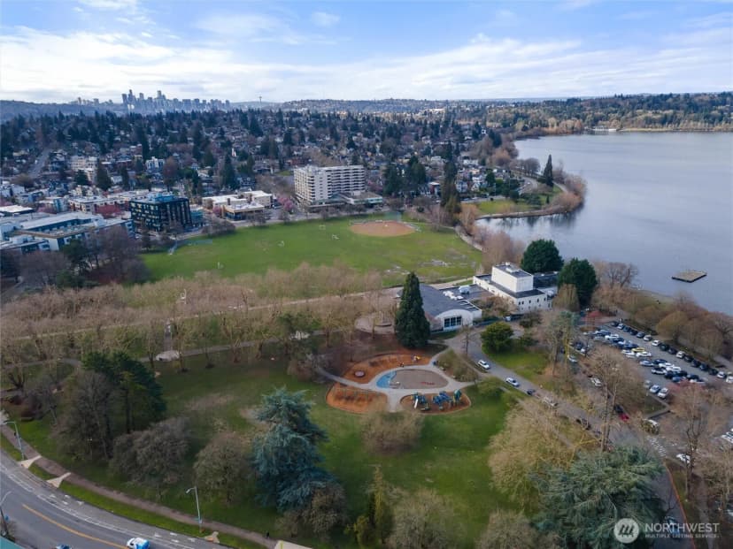 Property photo for 6058 6th Avenue Ne, Seattle photo 30