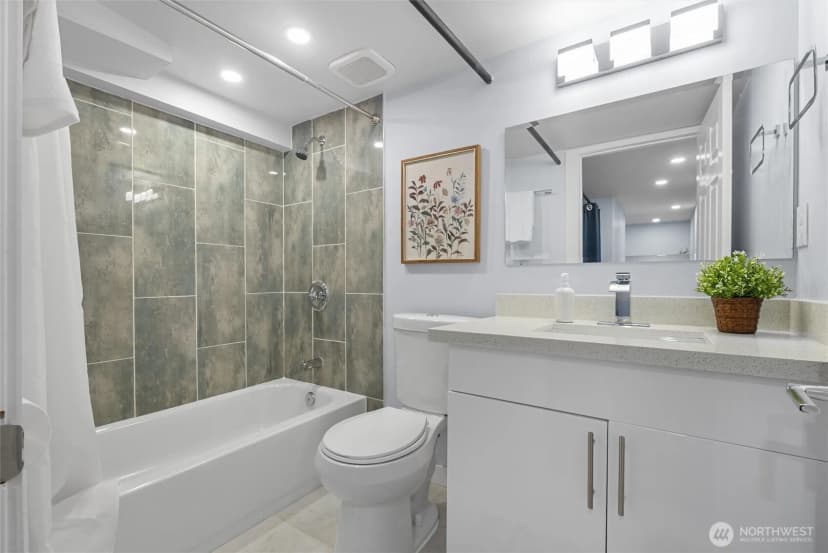 Property photo for 6058 6th Avenue Ne, Seattle photo 24