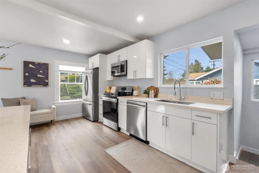 Property photo for 6058 6th Avenue Ne, Seattle photo 13