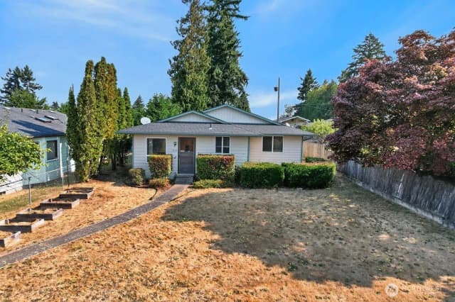 Property photo for 1319 W 12th Street, Port Angeles