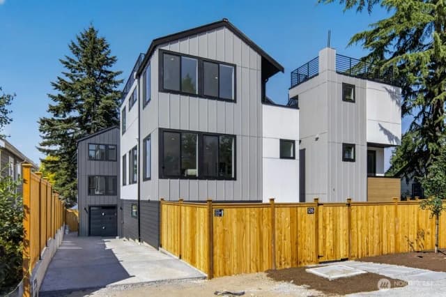 Property photo for 1216 Ne 100th Street, Seattle