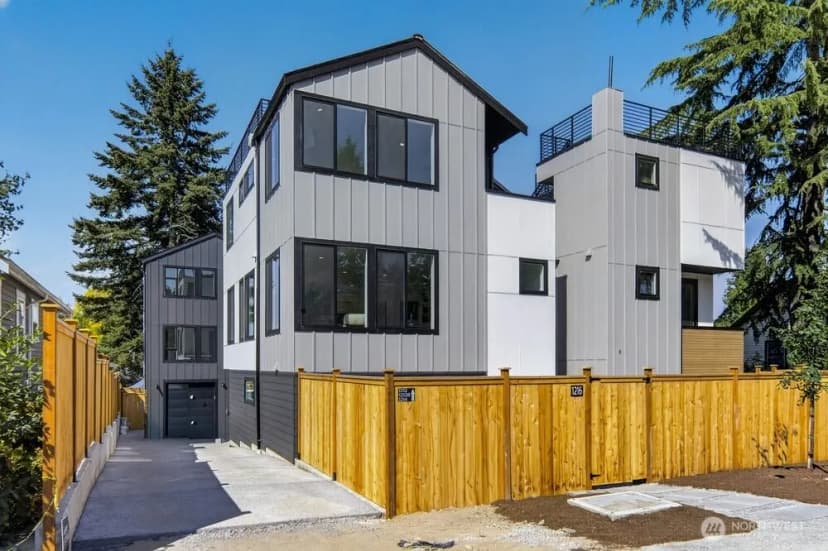 Property photo for 1216 Ne 100th Street, Seattle