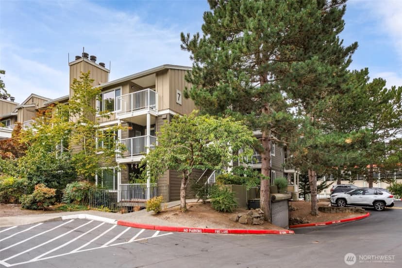 Property photo for 300 N 130th Street #7105, Seattle photo 19