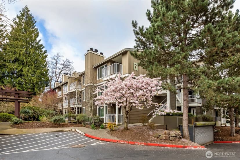 Property photo for 300 N 130th Street #7105, Seattle photo 31