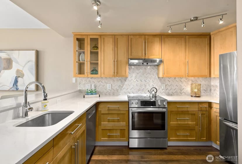 Property photo for 3221 Avalon Way Sw #311, Seattle photo 11
