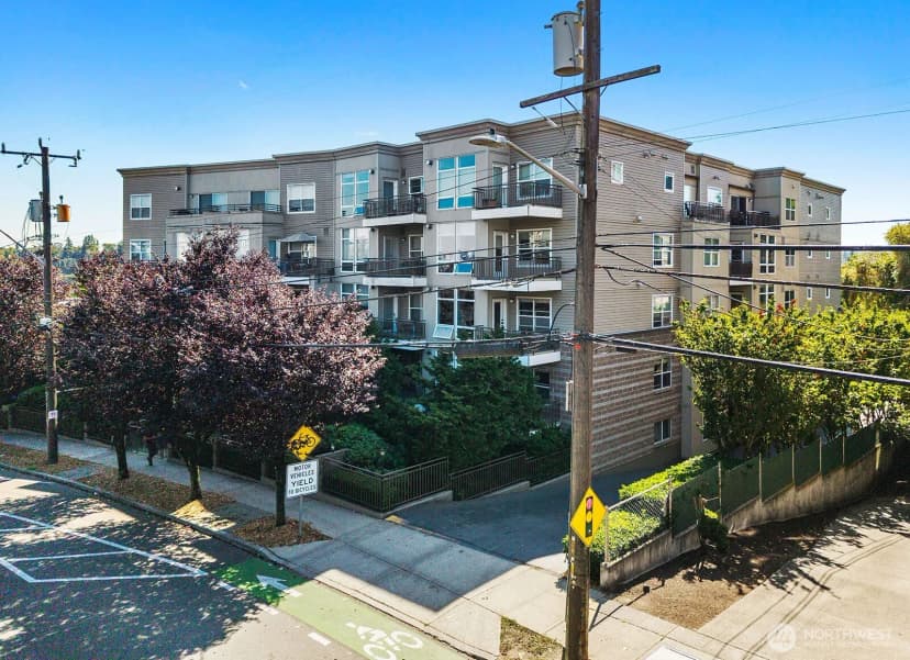 Property photo for 3221 Avalon Way Sw #311, Seattle photo 29