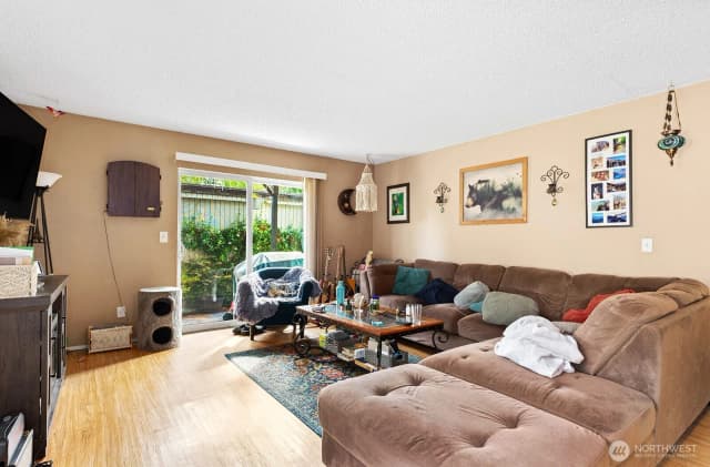 Property photo for 8632 26th Avenue Sw, Seattle photo 3
